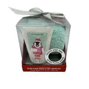 Simple Pleasures Ultra Plush Socks & Foot Cream Vanilla Icing Stocking Gift Set